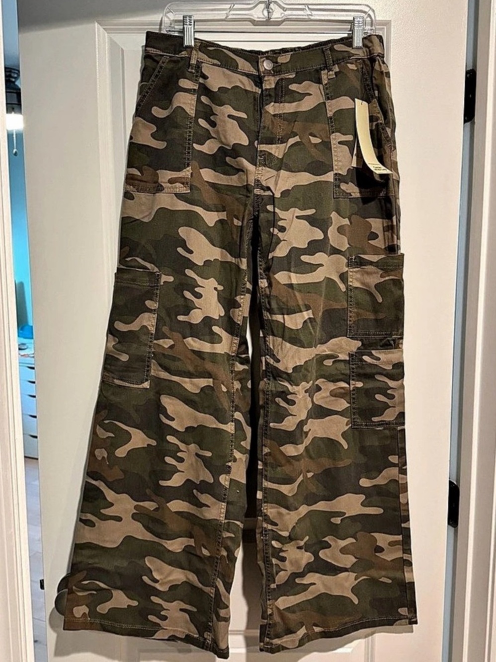 Viral Walmart pants! NWT Free Assembly High Rise Cargo Wide Leg Pants. Large 12